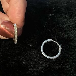 10k White Gold Hoop Earrings w/diamonds